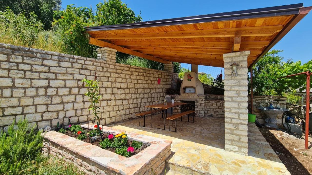 Village Home Next To The Sea ساراندا المظهر الخارجي الصورة