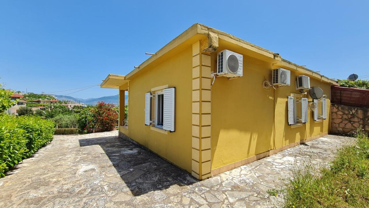 Village Home Next To The Sea ساراندا المظهر الخارجي الصورة